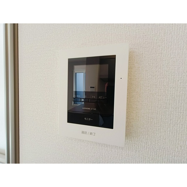 ����12