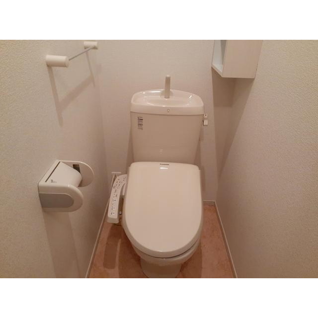 ����4