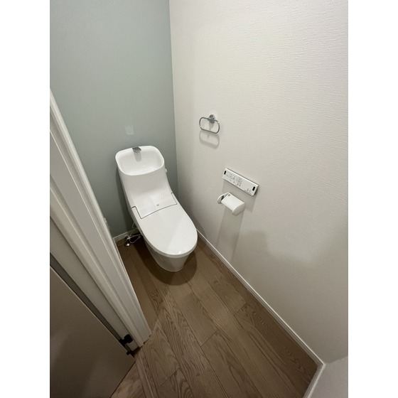 ����8