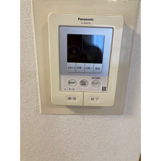 ����17