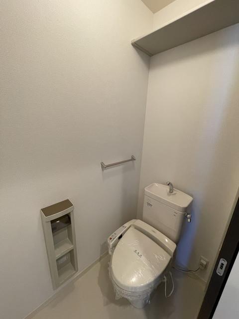 ����8