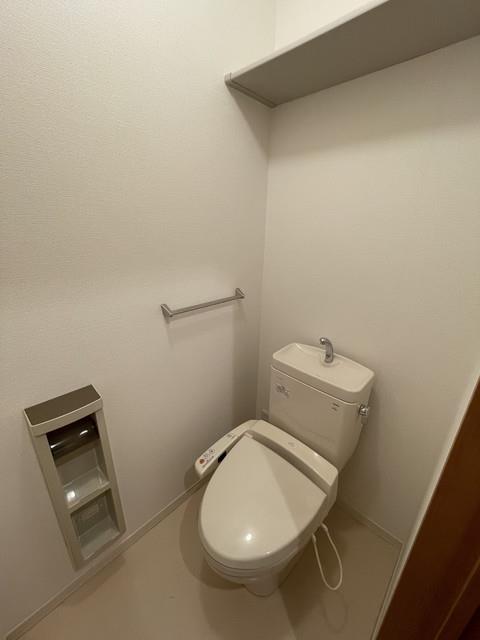 ����8