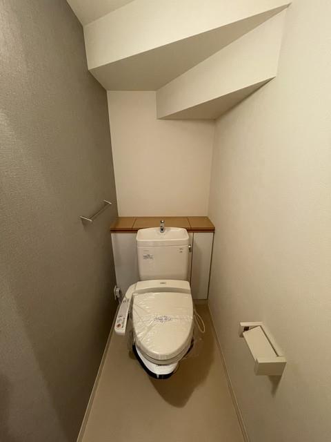 ����8