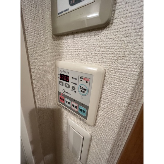 ����20