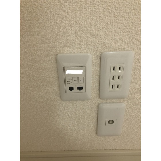 ����15