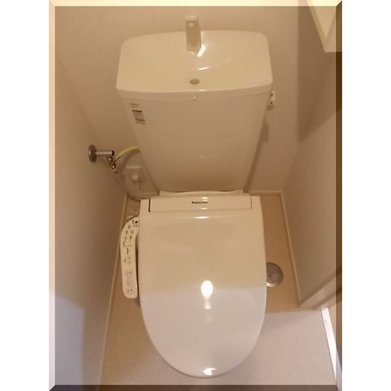 ����4