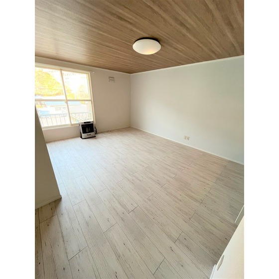 ����13