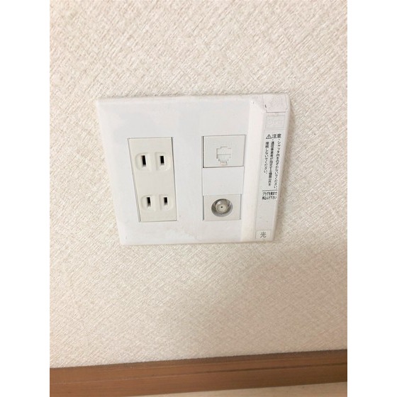 ����17