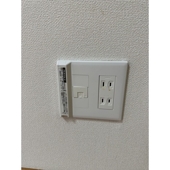 ����18