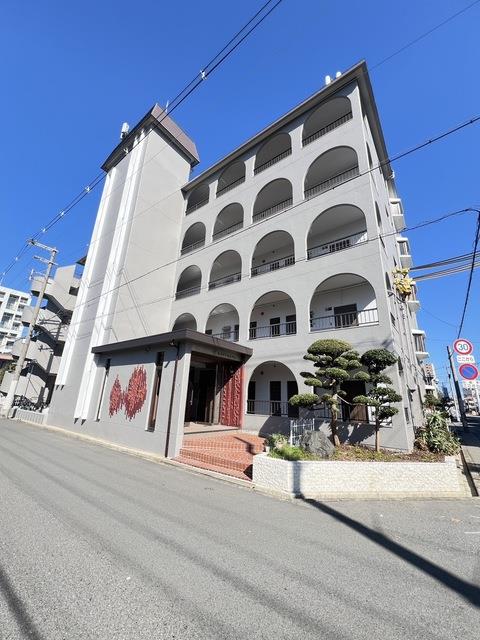 ��C�d�S������@�䑷�q�O�w�i�k��3���j