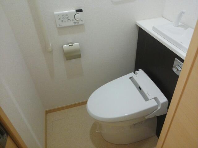 ����8