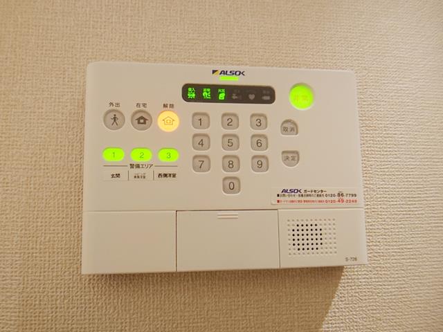 ����7