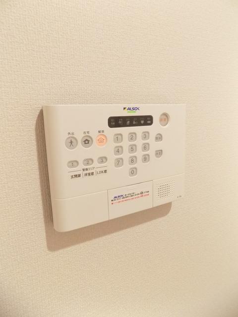 ����10