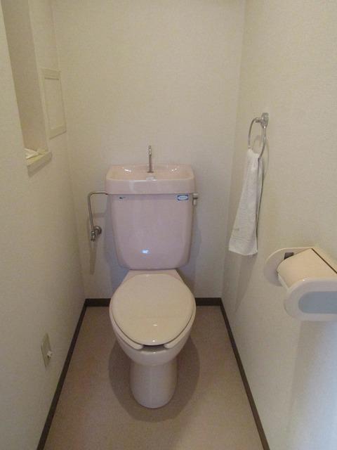 ����8