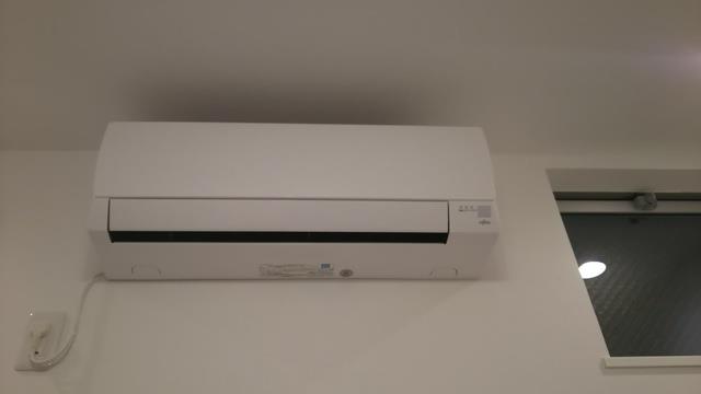 ����9