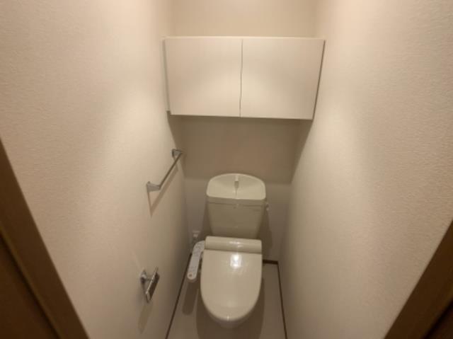 ����8