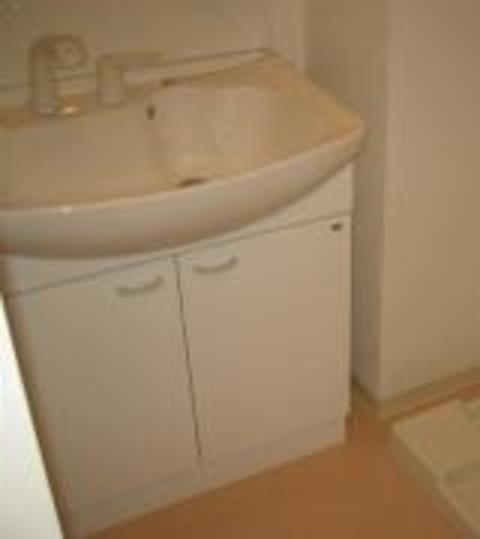 ����10