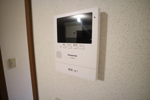 ����10