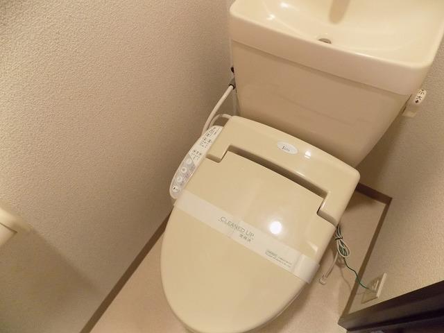 ����8