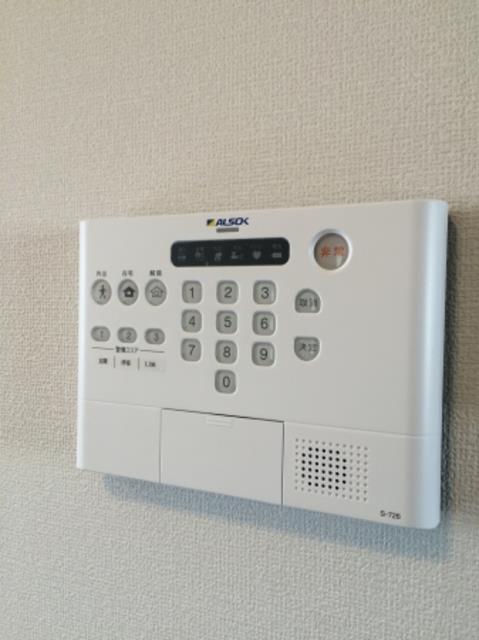 ����8