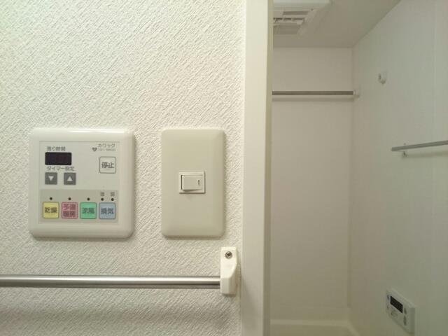 ����8