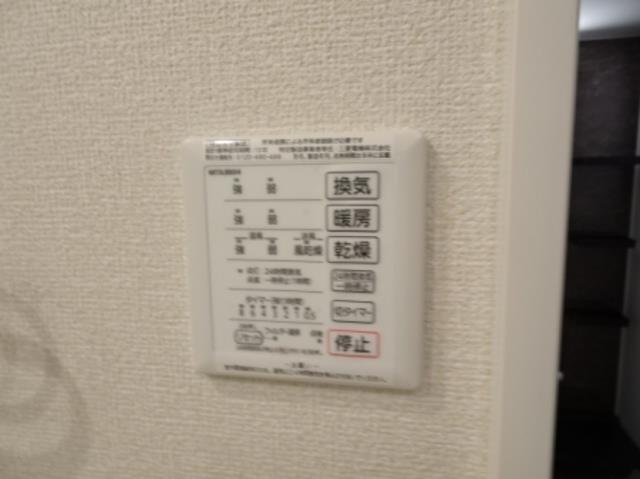 ����10