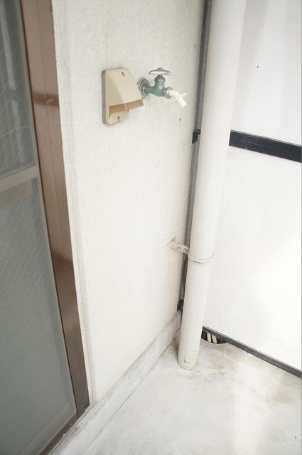 ����8