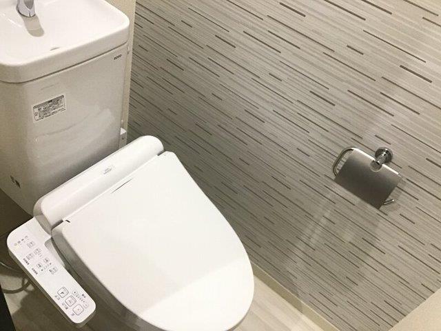 ����8