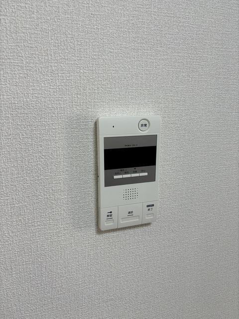 ����10