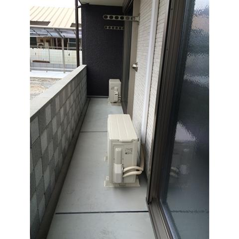 ����9