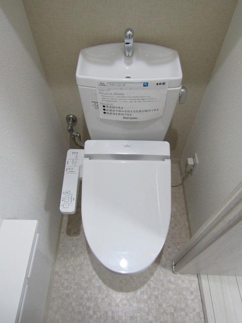 ����8