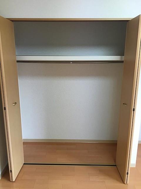 ����9