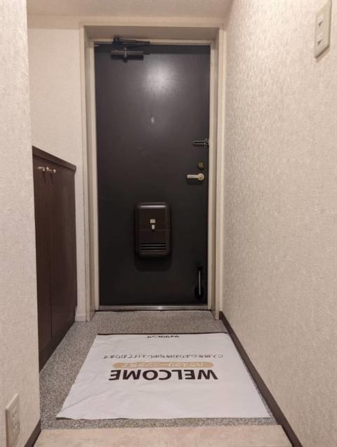 ����3