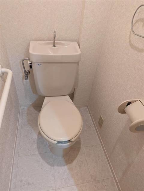 ����8
