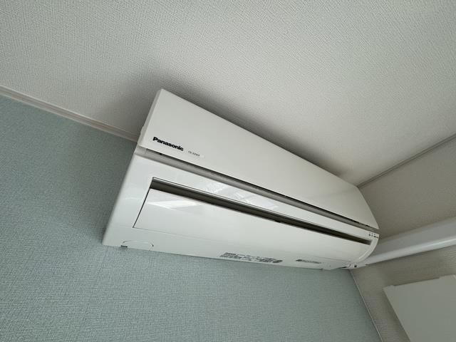 ����9