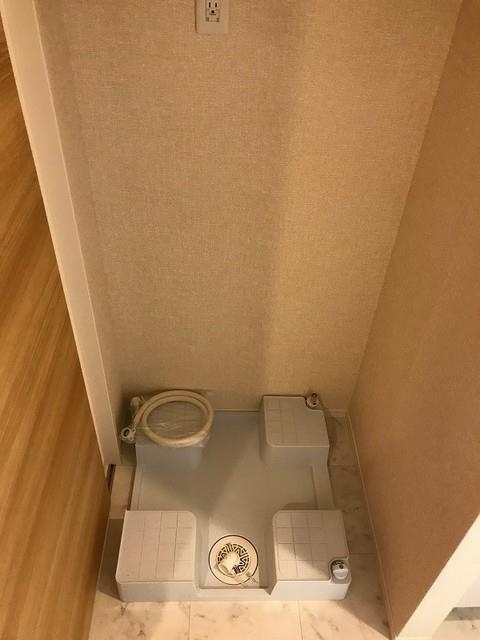 ����3