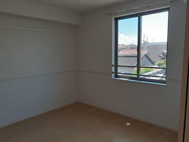 ����2