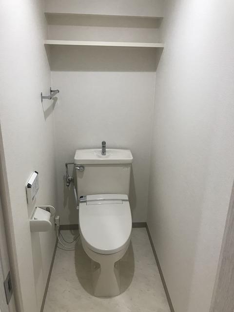 ����8