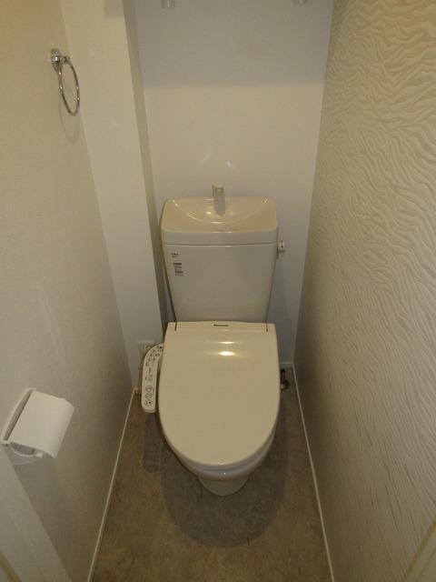����8