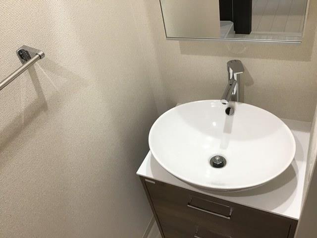 ����6
