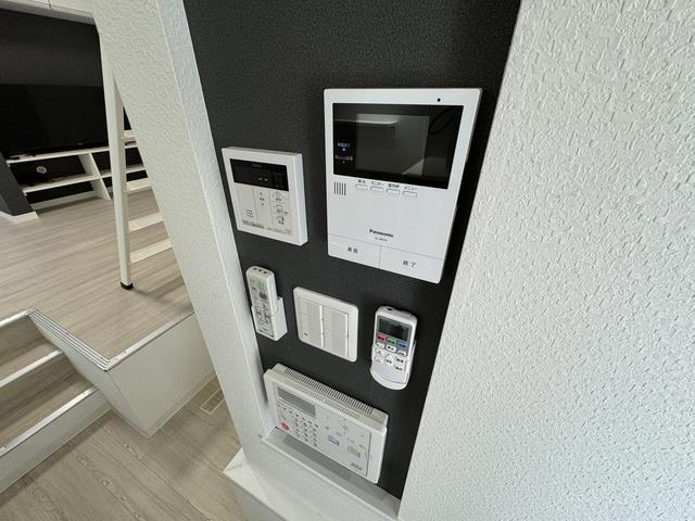 ����10