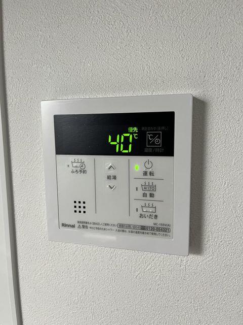 ����10