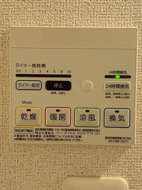 ����8