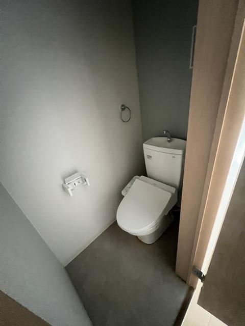 ����8