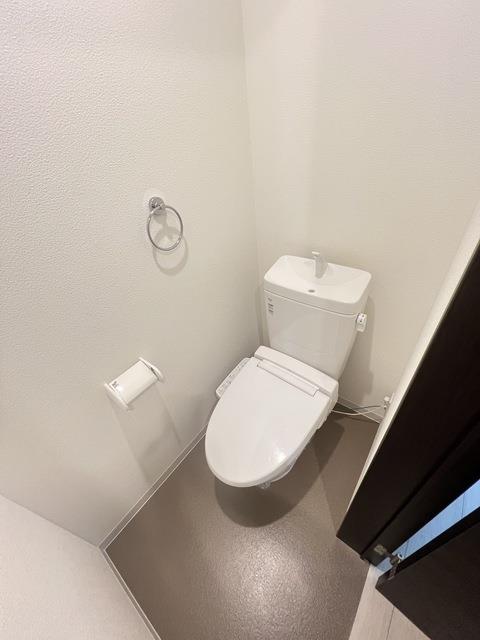 ����8