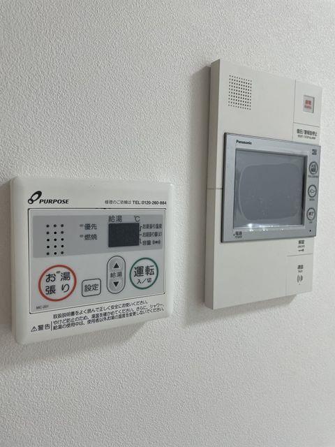 ����8