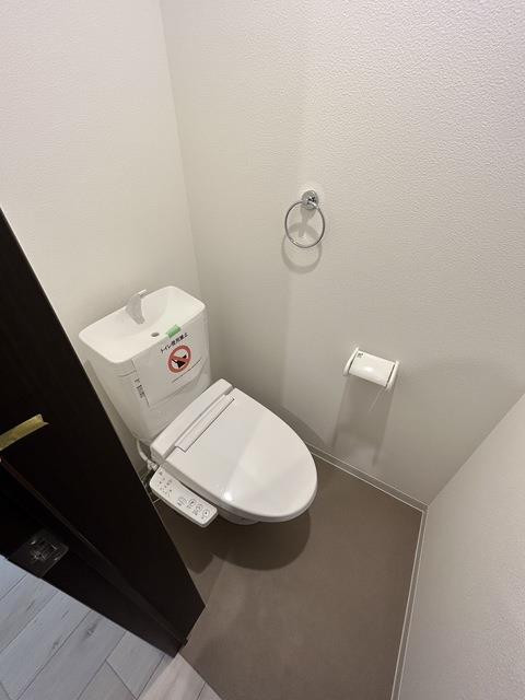 ����8
