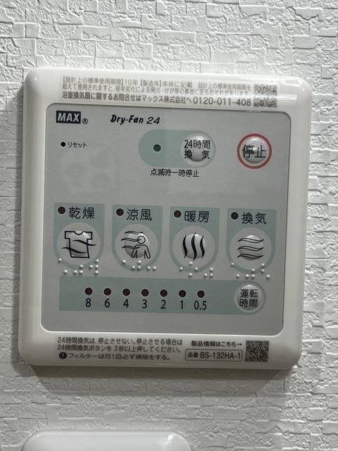 ����9