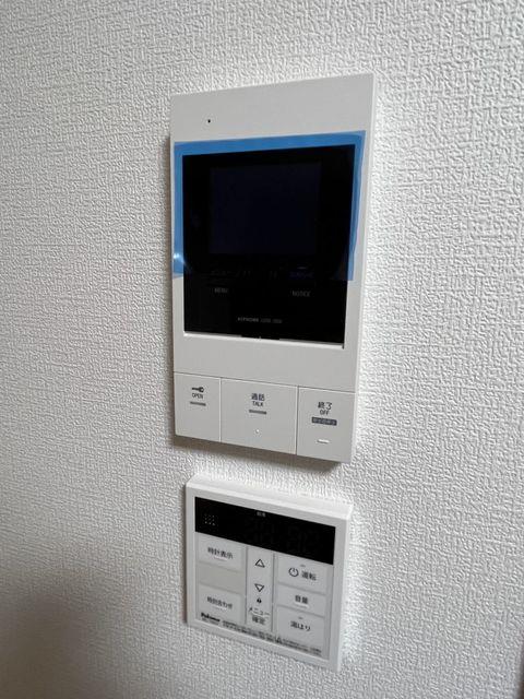 ����10