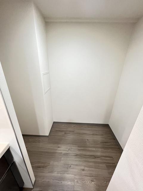 ����4